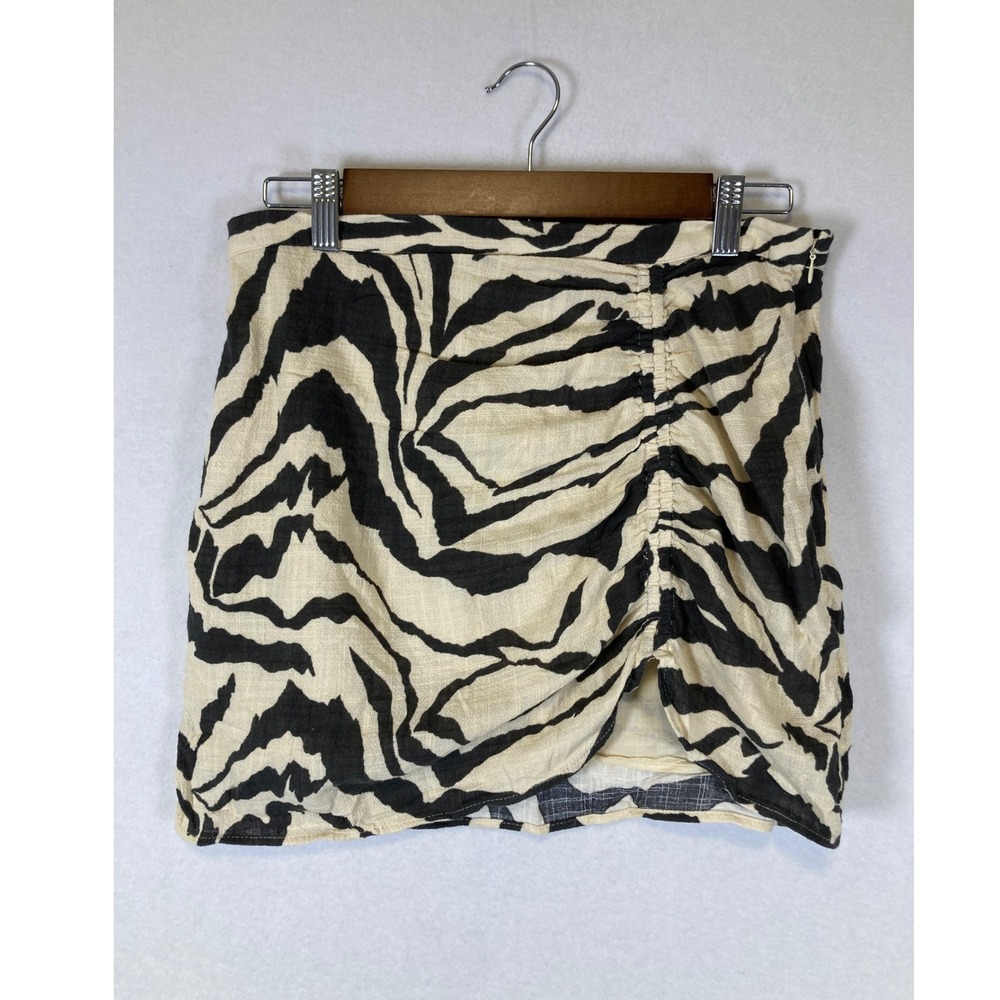 Safari Core H&M Women Size 8 Cream Black Zebra Print Ruched Slit Mini Skirt